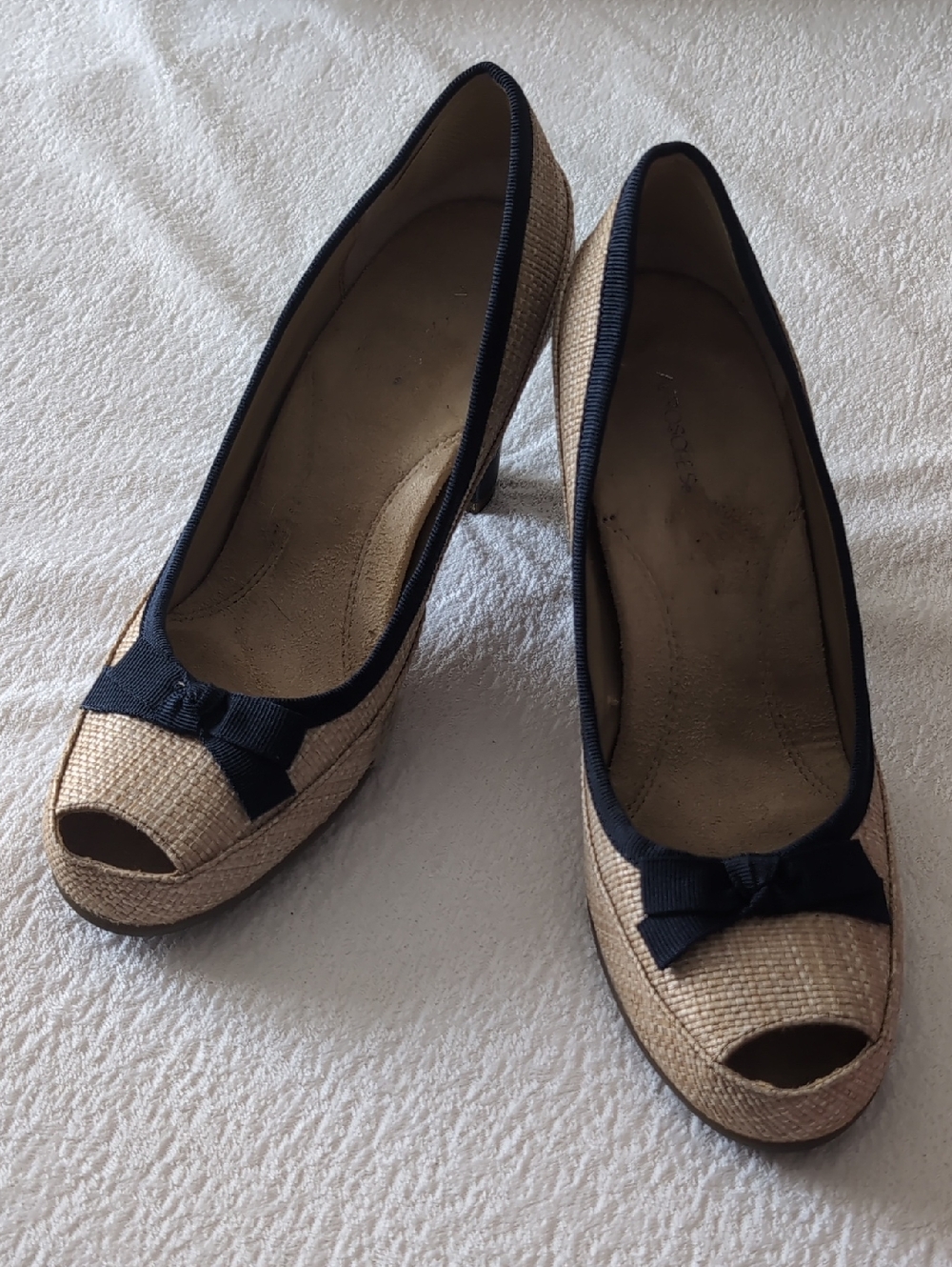 AEROSOLES Beige Woven Peep-Toe Heels with Ribbon Trim and Bow